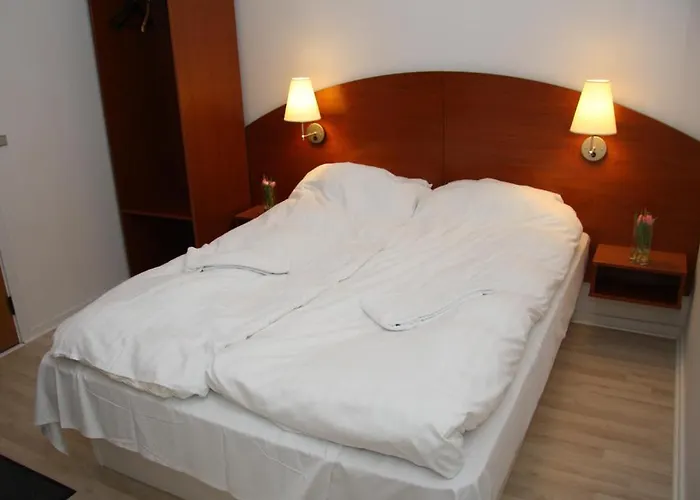 Faergelundens & Kursuscenter Мотель